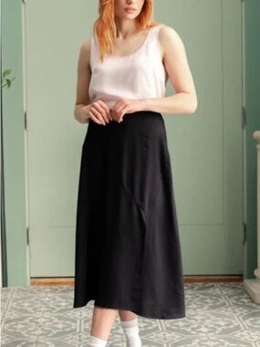 NWT Darling gaze Black A-Line Midi Skirt - size Small
